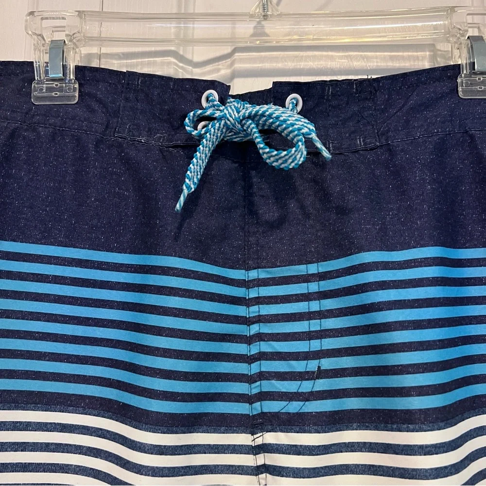 🩷 Cedarwood State Blue & White Men’s Swimsuit Bathing Suit Trunks - Small